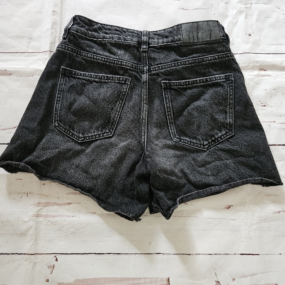 PacSun Women's Mom Black Denim Jean Shorts Size 24 - Picture 4 of 5